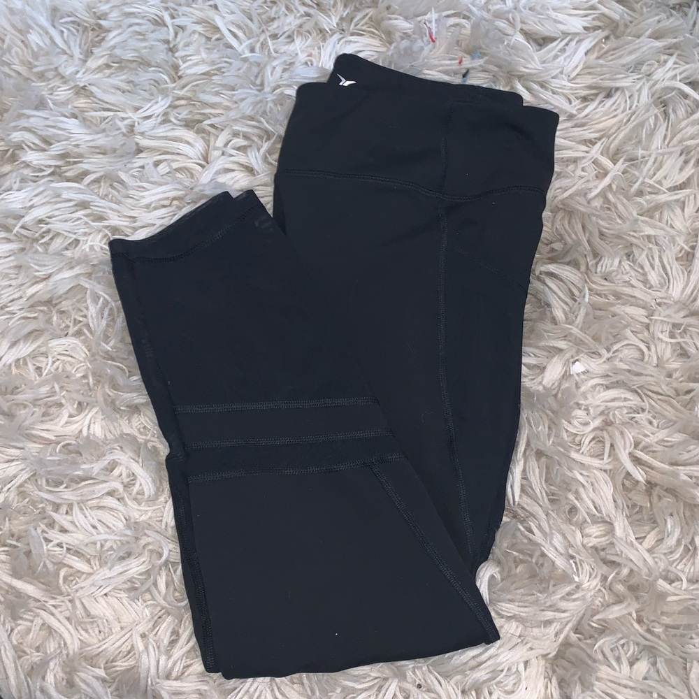 Black mesh legging